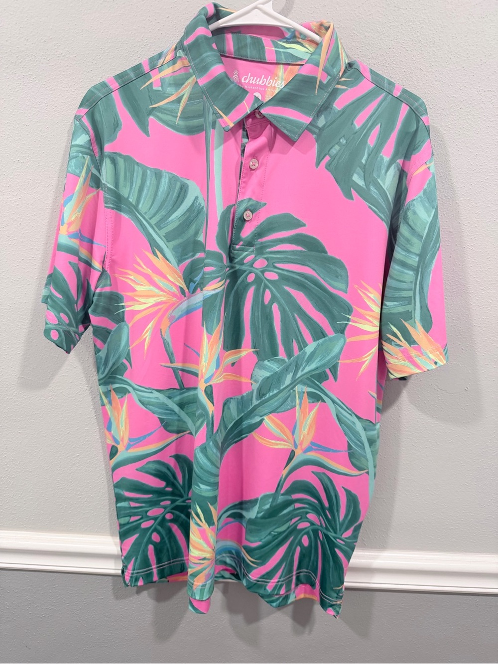 Chubbies Men's Size M "The Birds of Paradise" Performance Polo Shirt AOP Pink